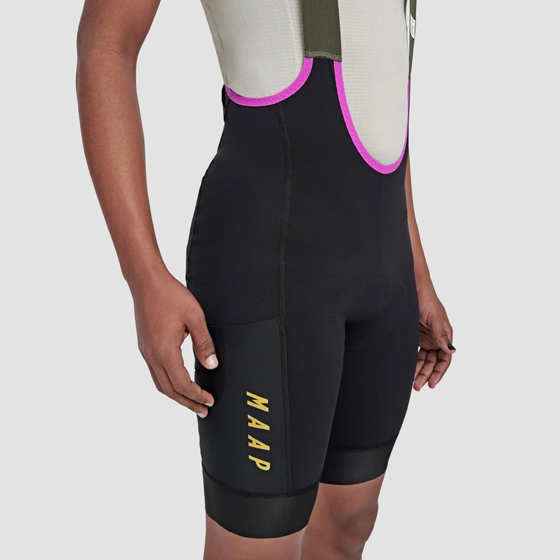 Alt_Road Cargo Bib Short - Black