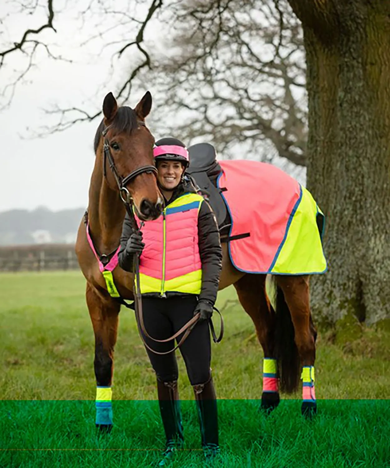 Equisafety Hi-Vis Waterproof Quarter Sheet