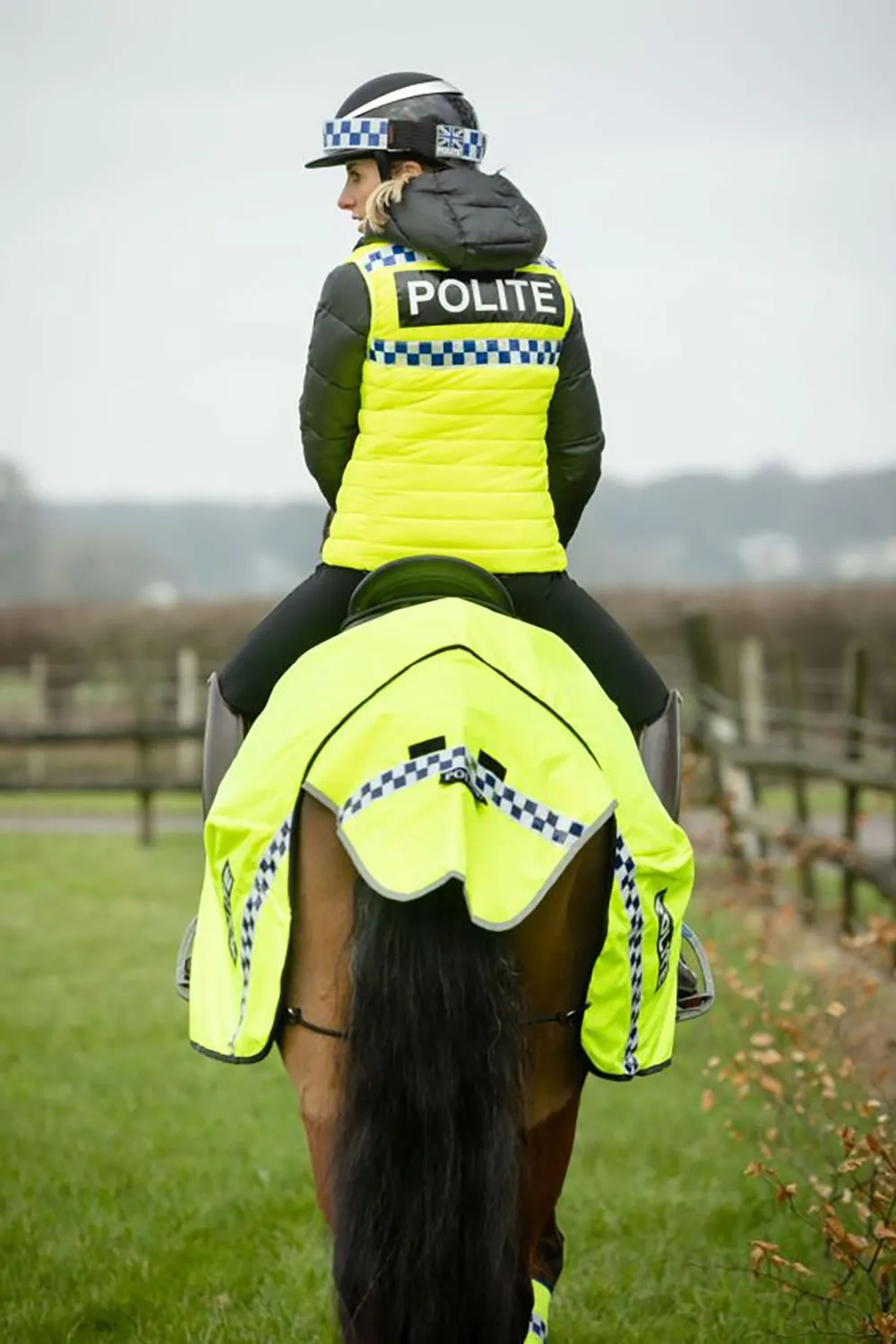 Equisafety Polite Hi-Vis Waterproof Wrap Around Rug