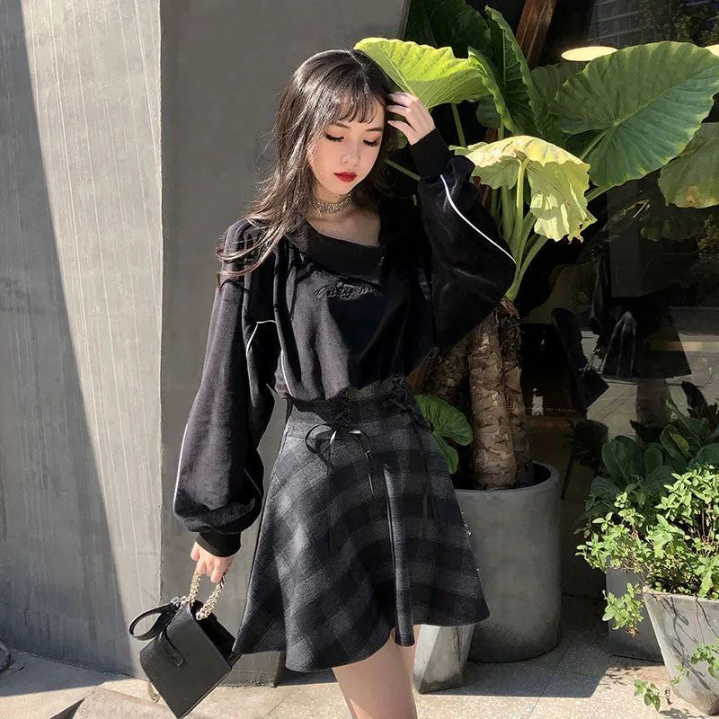 "DARK LETTER EMBROIDERED VELVET SHORT" TOP D042402