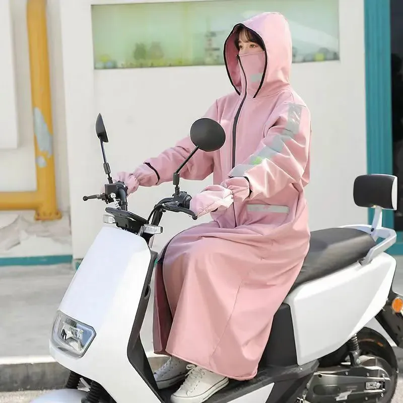 Rider's Shield: waterproof windbreaker with fleece hood and gloves.