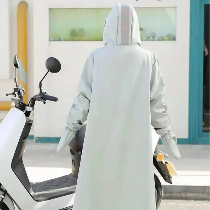 Rider's Shield: waterproof windbreaker with fleece hood and gloves.