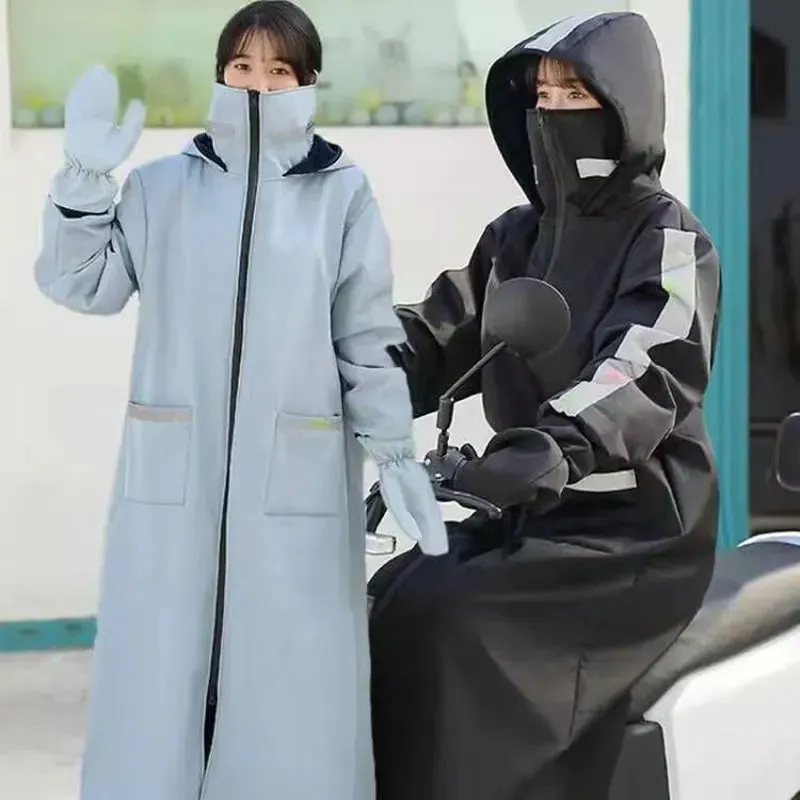 Rider's Shield: waterproof windbreaker with fleece hood and gloves.