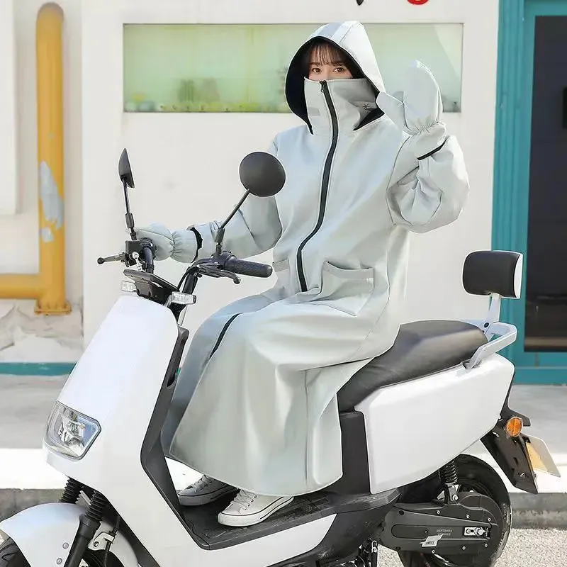 Rider's Shield: waterproof windbreaker with fleece hood and gloves.