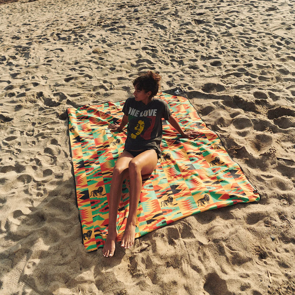 Rocker Quick-Dry Picnic Blanket | Bob Marley x Slowtide